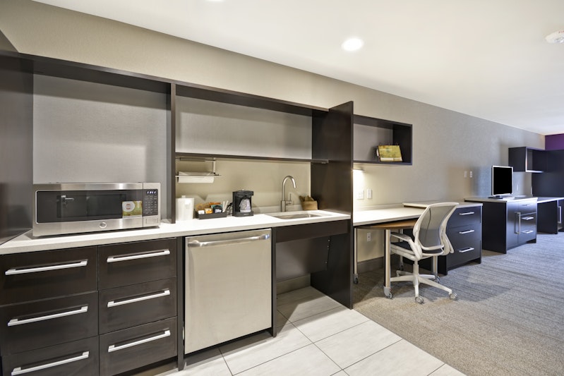 Home2 Suites By Hilton Kansas City Airport 20/20