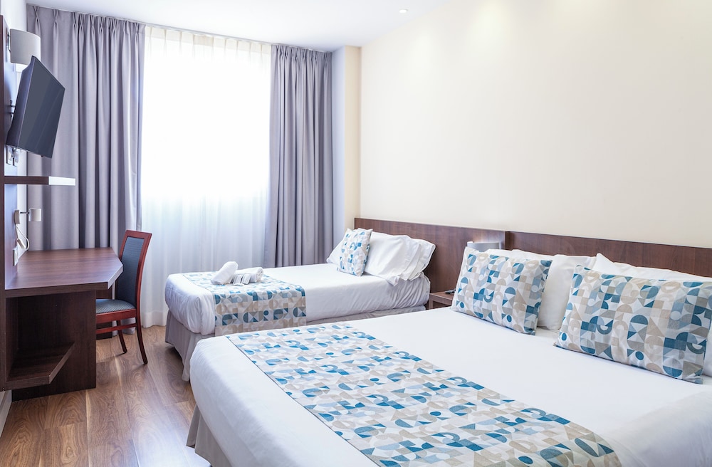 ROOM, TRIPLE