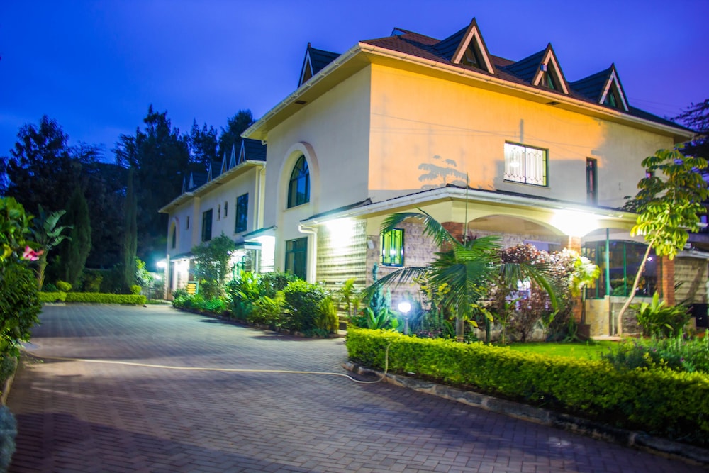 Karen Inn and Suites 2/50