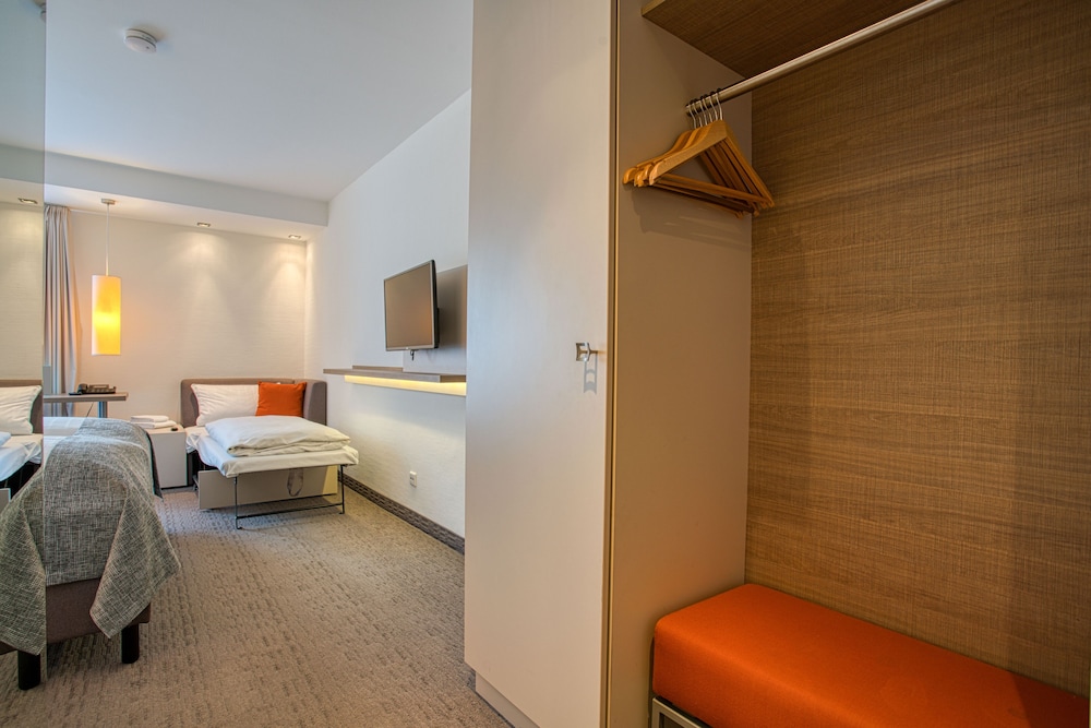 Kommerzhotel Koln 13/49