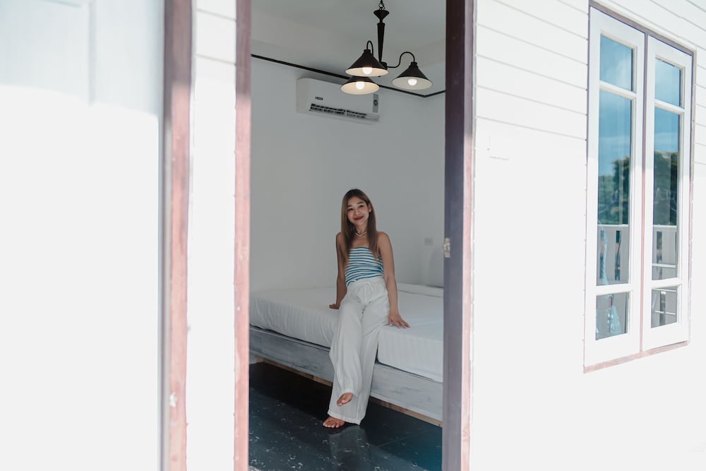 Side Walk Boutique Hotel 5/50