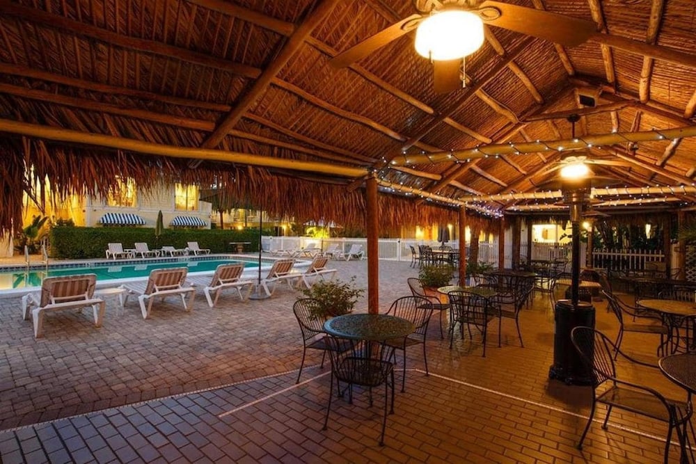 Naples Garden Inn 32/57