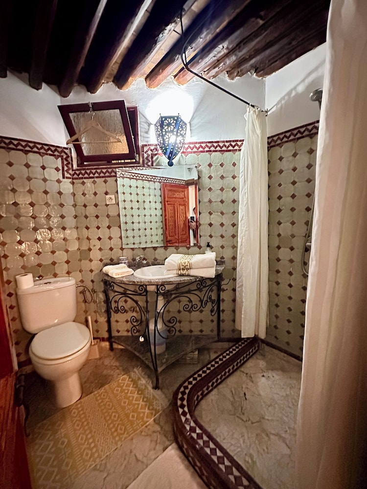 RIAD A LA BELLE ETOILE 82/83