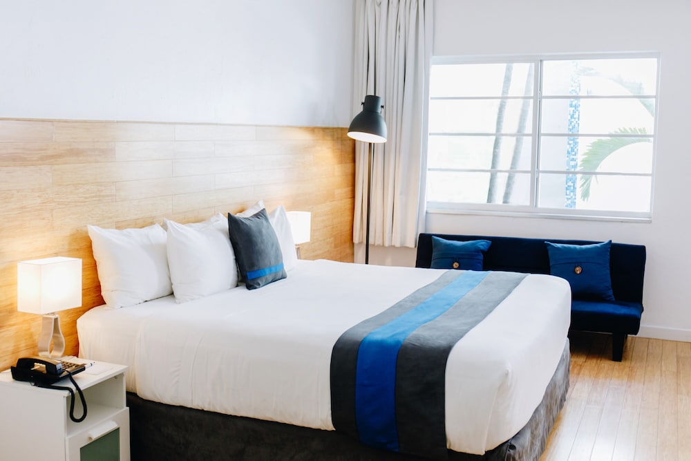 STANDARD, KING BED