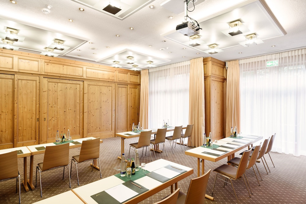 Bauer Hotel Restaurant 65/73