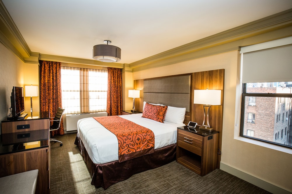 SUPERIOR, QUEEN BED
