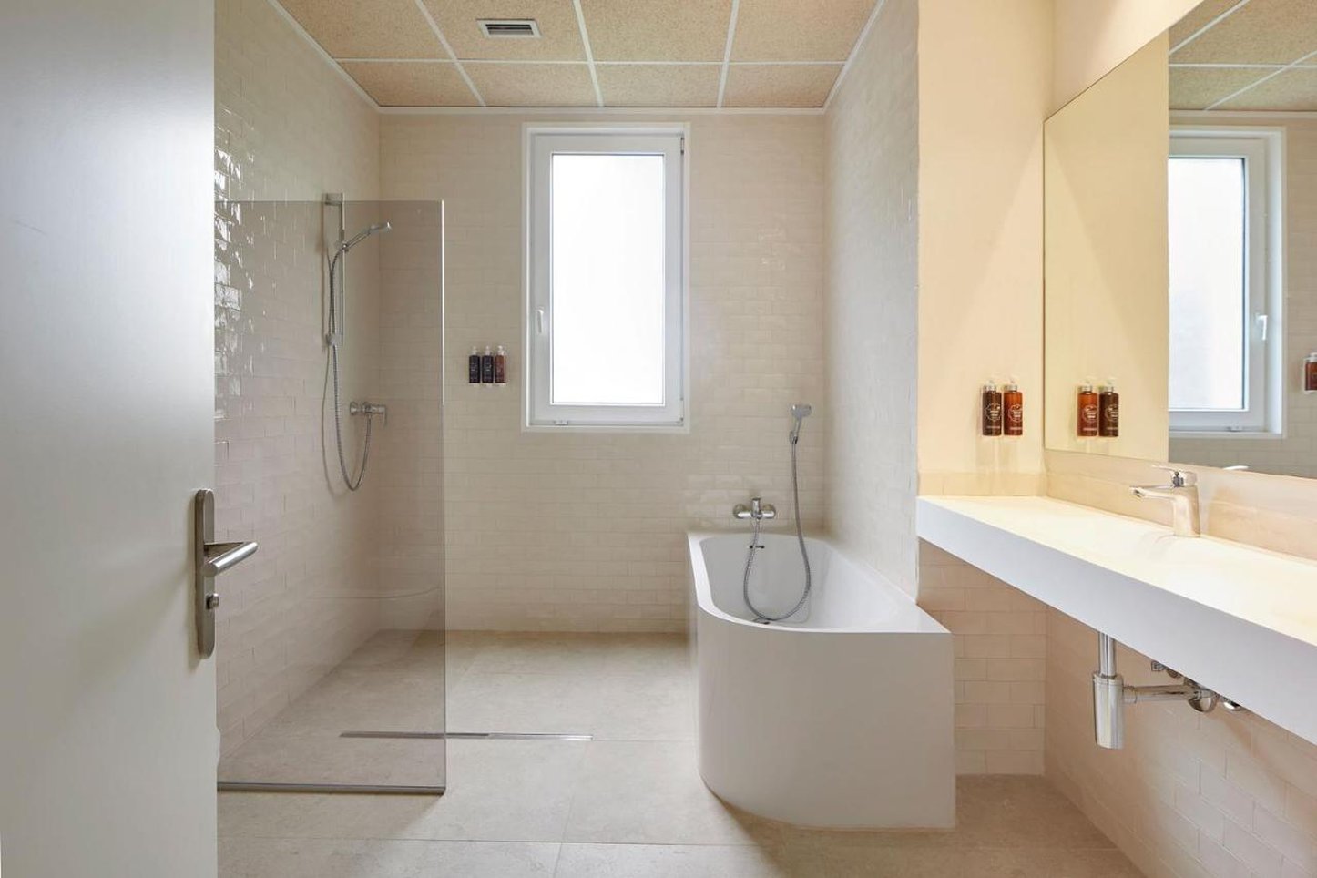 Hotel Sukha 22/26