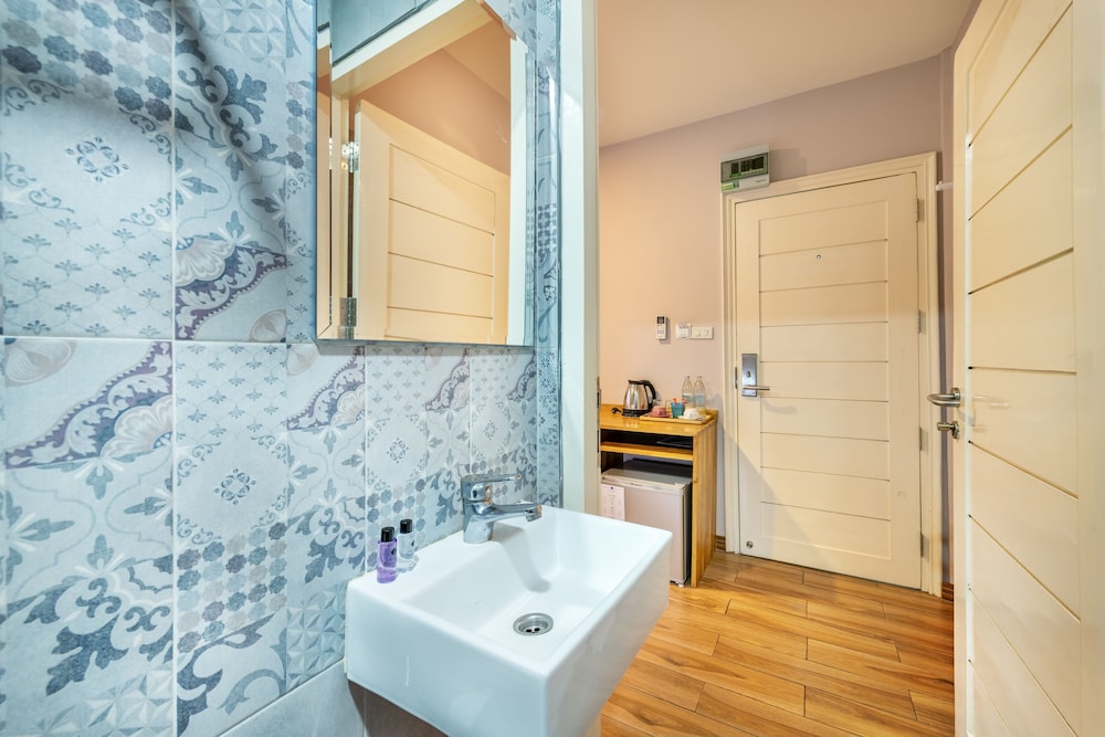 Suite, Double Bed, De Lavender Bangkok Hotel 9/9