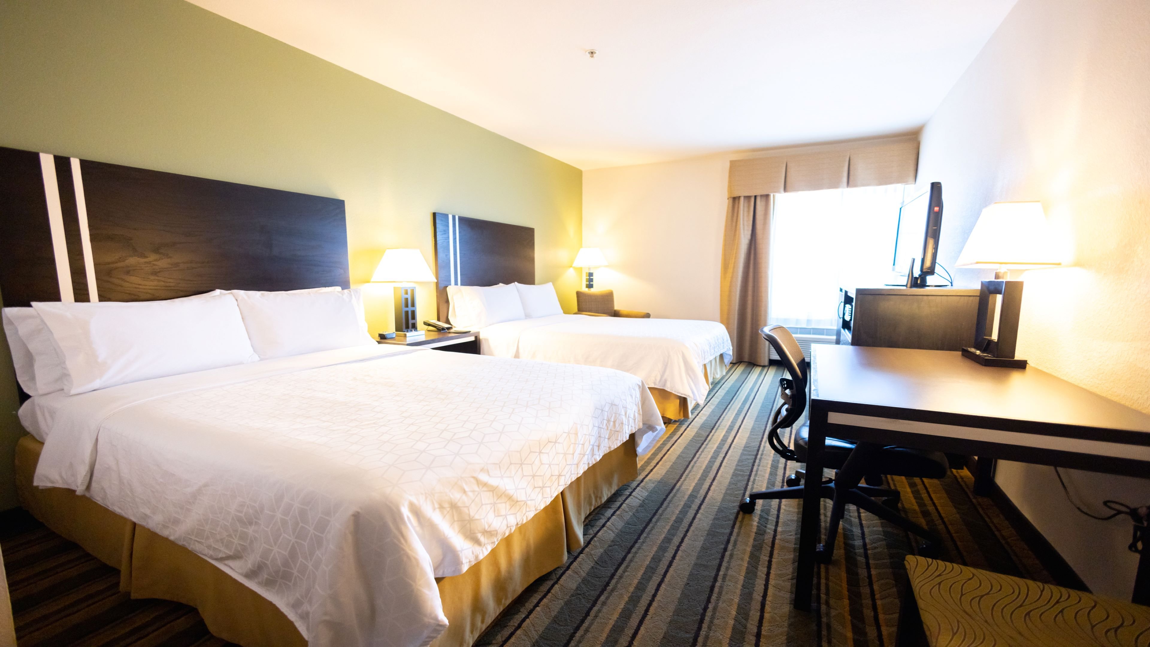 Holiday Inn Express Hotel Suites Berkeley 34/73