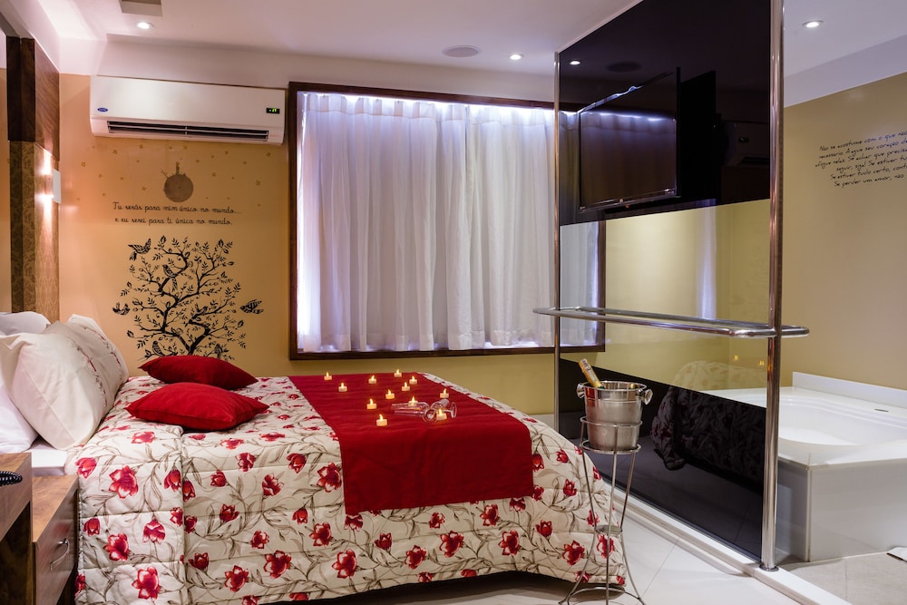 Vogue Hotel 23/60