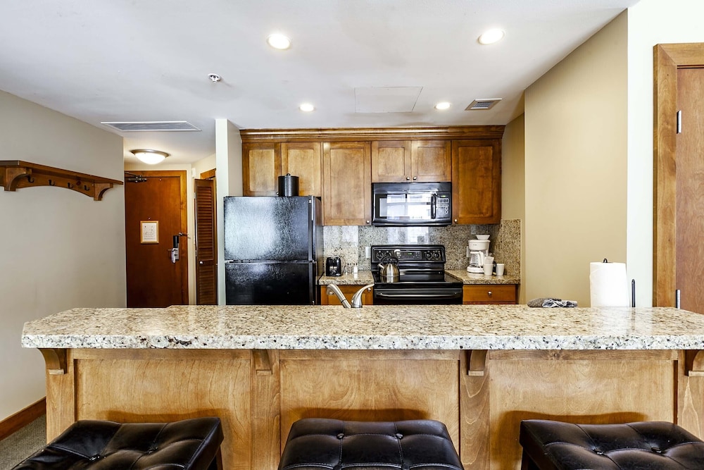 Sundial Lodge by All Seasons Resort Lodging 10/50
