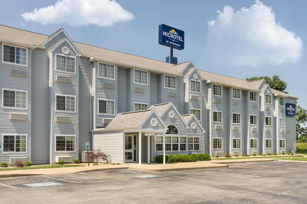 Microtel Inn & Suites by Wyndham Bowling Green 27/30