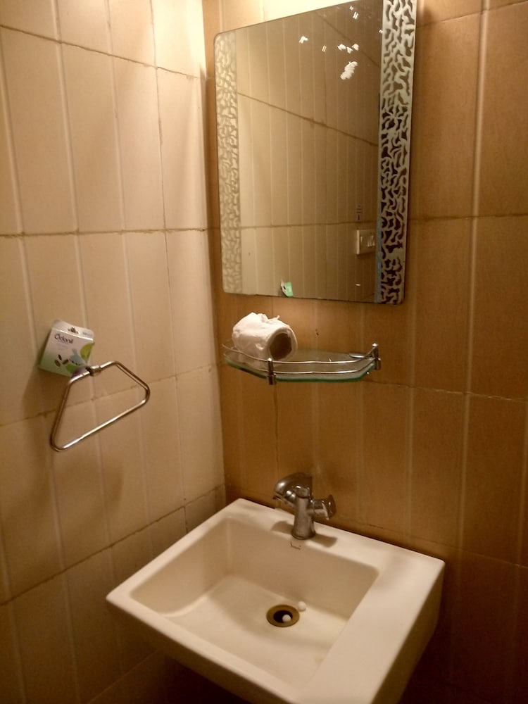 HOTEL FLAVOUR INN 20/24