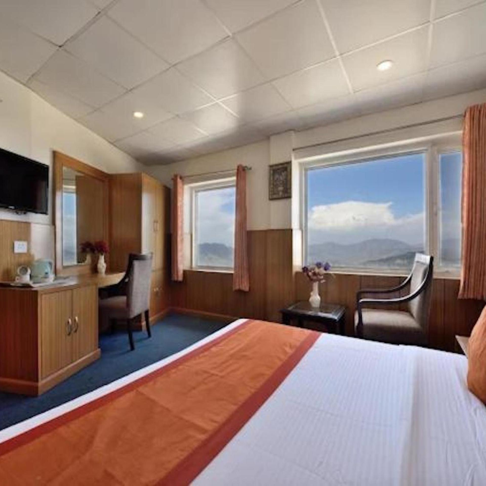GALLEU HILL RESORTS 27/54