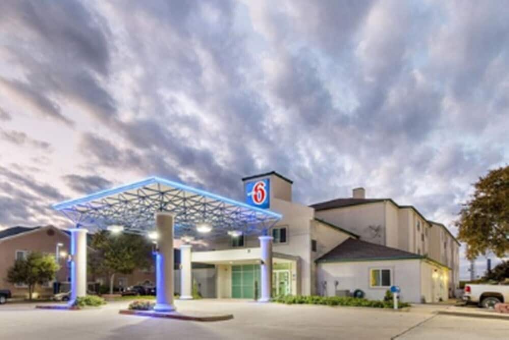 Motel6 Weatherford, TX 6/50