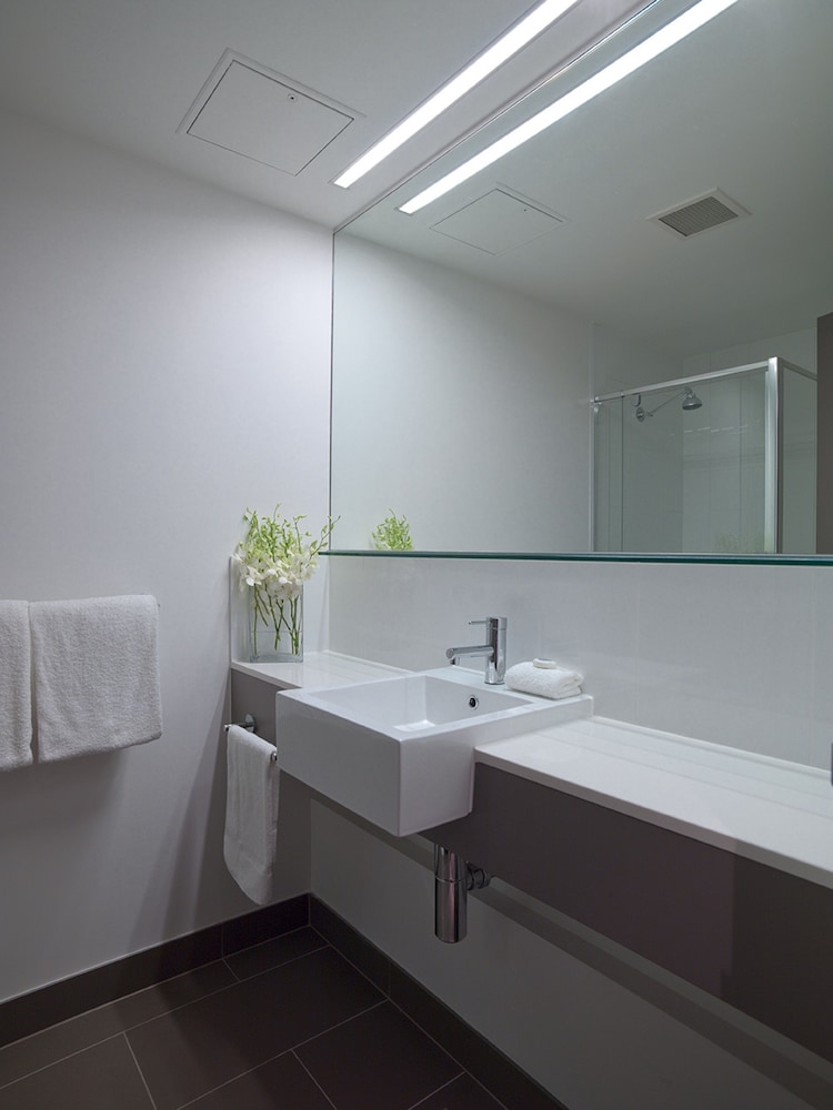 Travelodge Hotel Melbourne Docklands 61/61