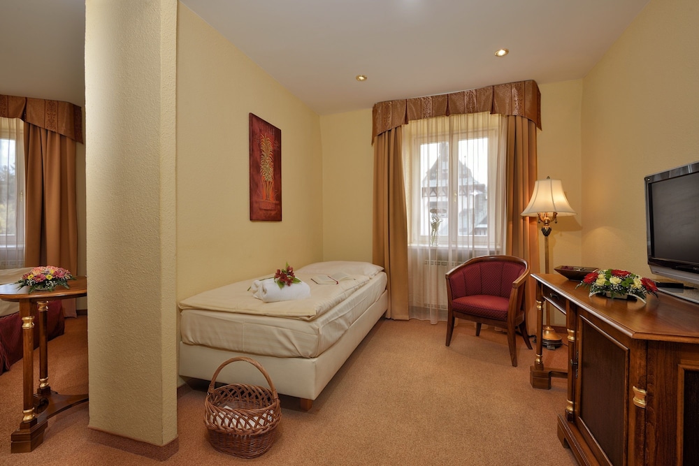 HOTEL CONTINENTAL 42/64