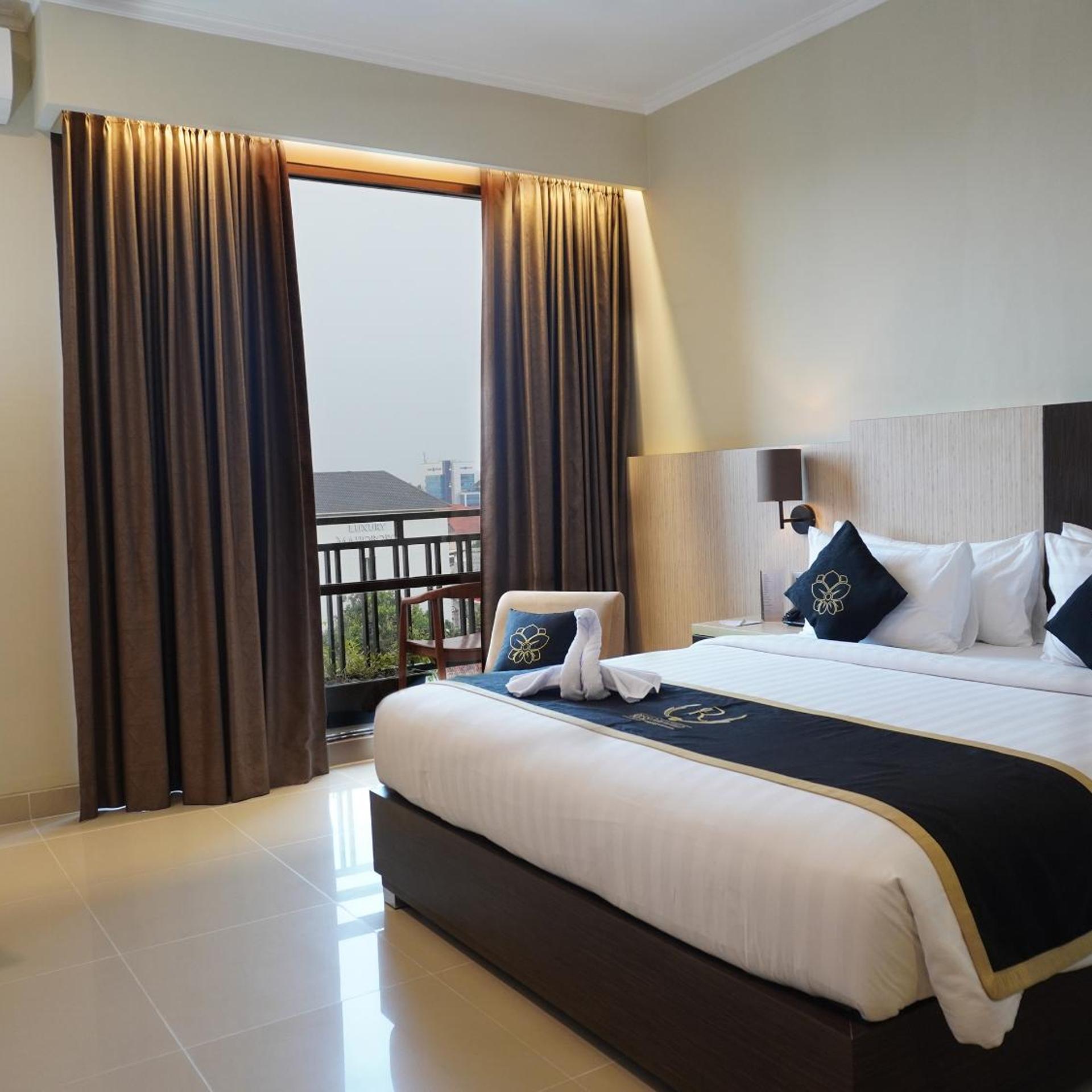 DELUXE, DOUBLE BED