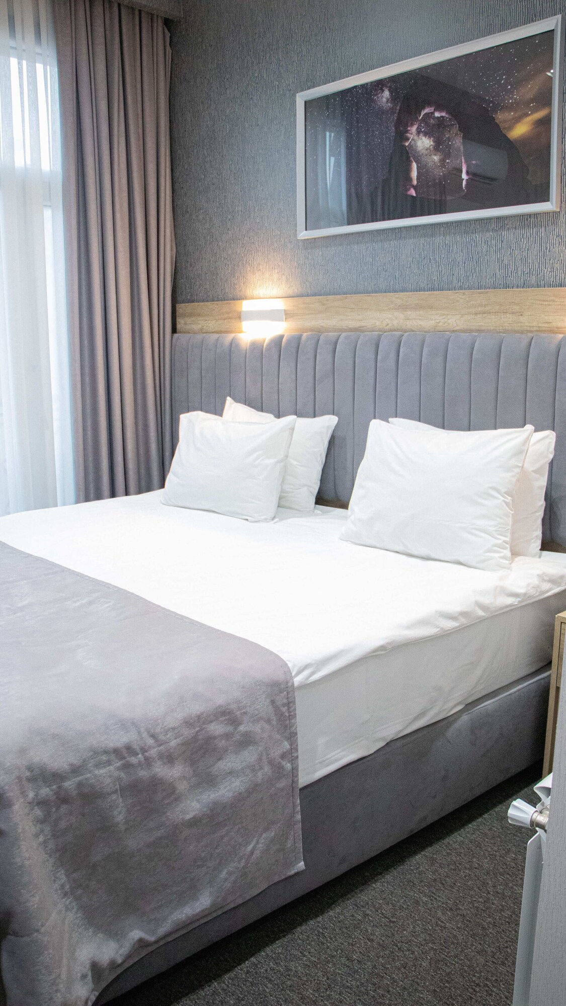 SUPERIOR, SINGLE, KING BED, CITY VIEW