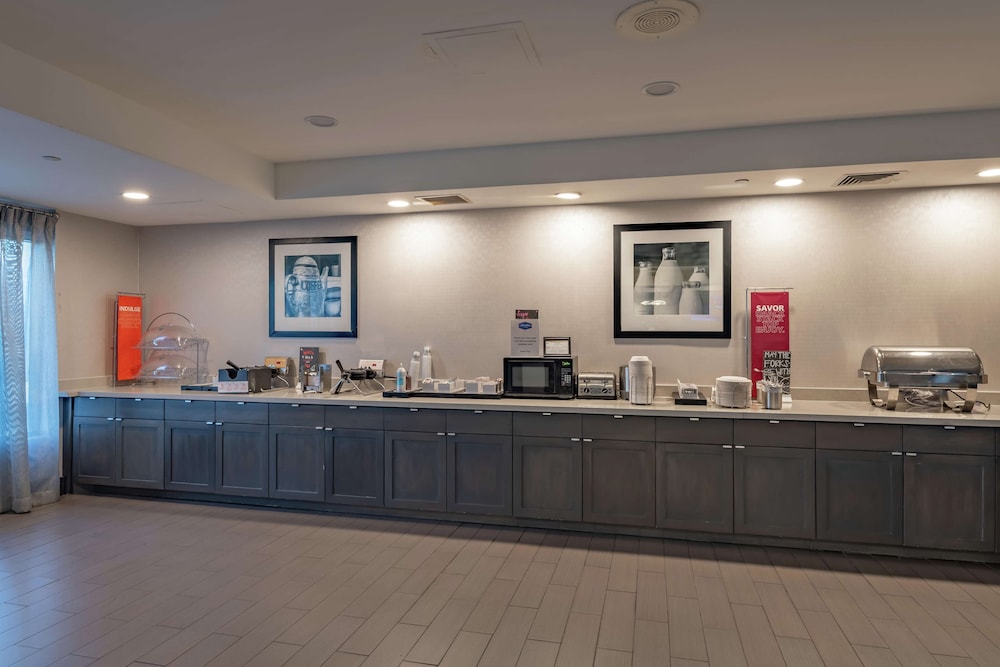 Hampton Inn Waco 8/42