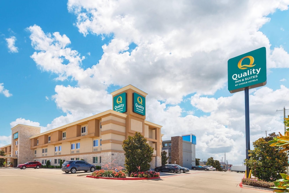 QUALITY INN AND SUITES PLANO EAST RICHARDSON 59/62