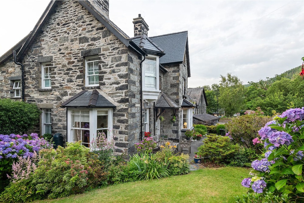 Garth Dderwen Victorian Guest House 33/48