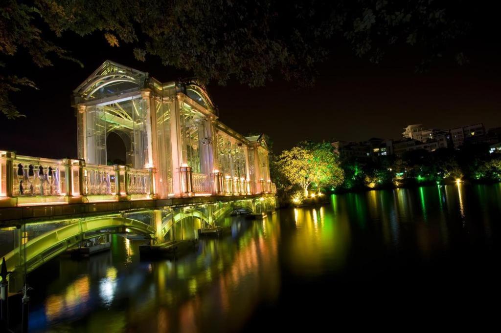 Vienna Hotel (Guilin Qixing Wanda Plaza) 45/48