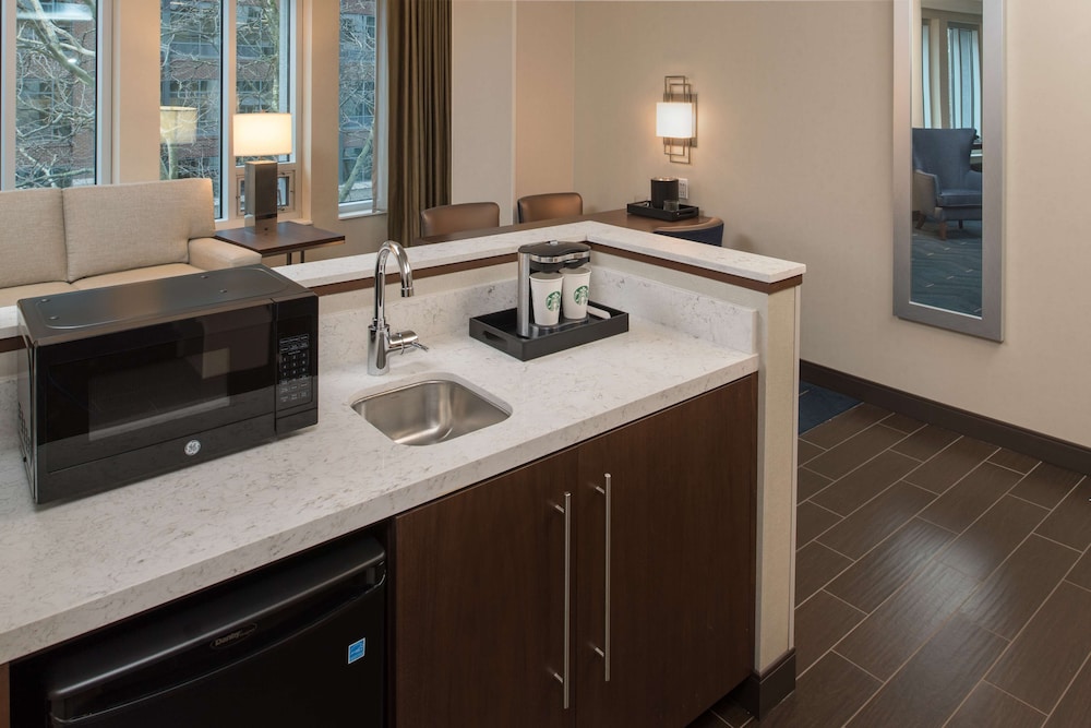 Embassy Suites By Hilton Seattle Downtown Pioneer Square 7/69
