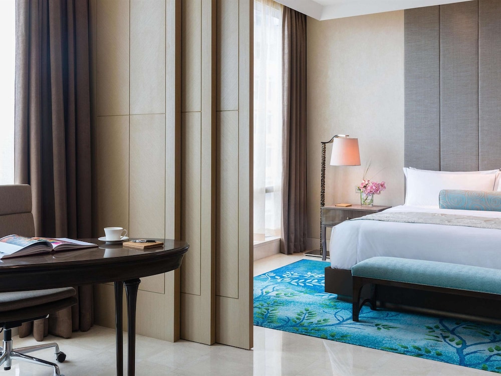 Gallery, Suite, King Bed