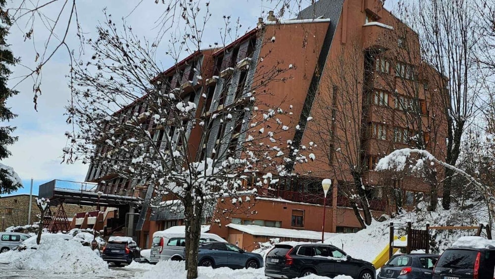 Evenia Monte Alba Hotel in CERLER