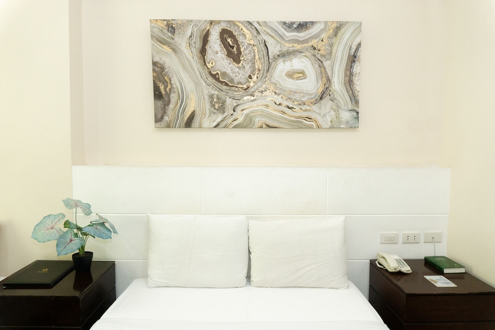 Star Hotel 6/26