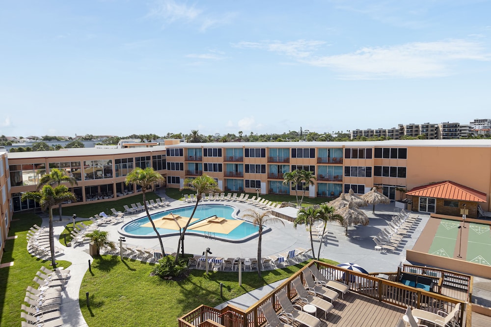 Dolphin Beach Resort 28/61