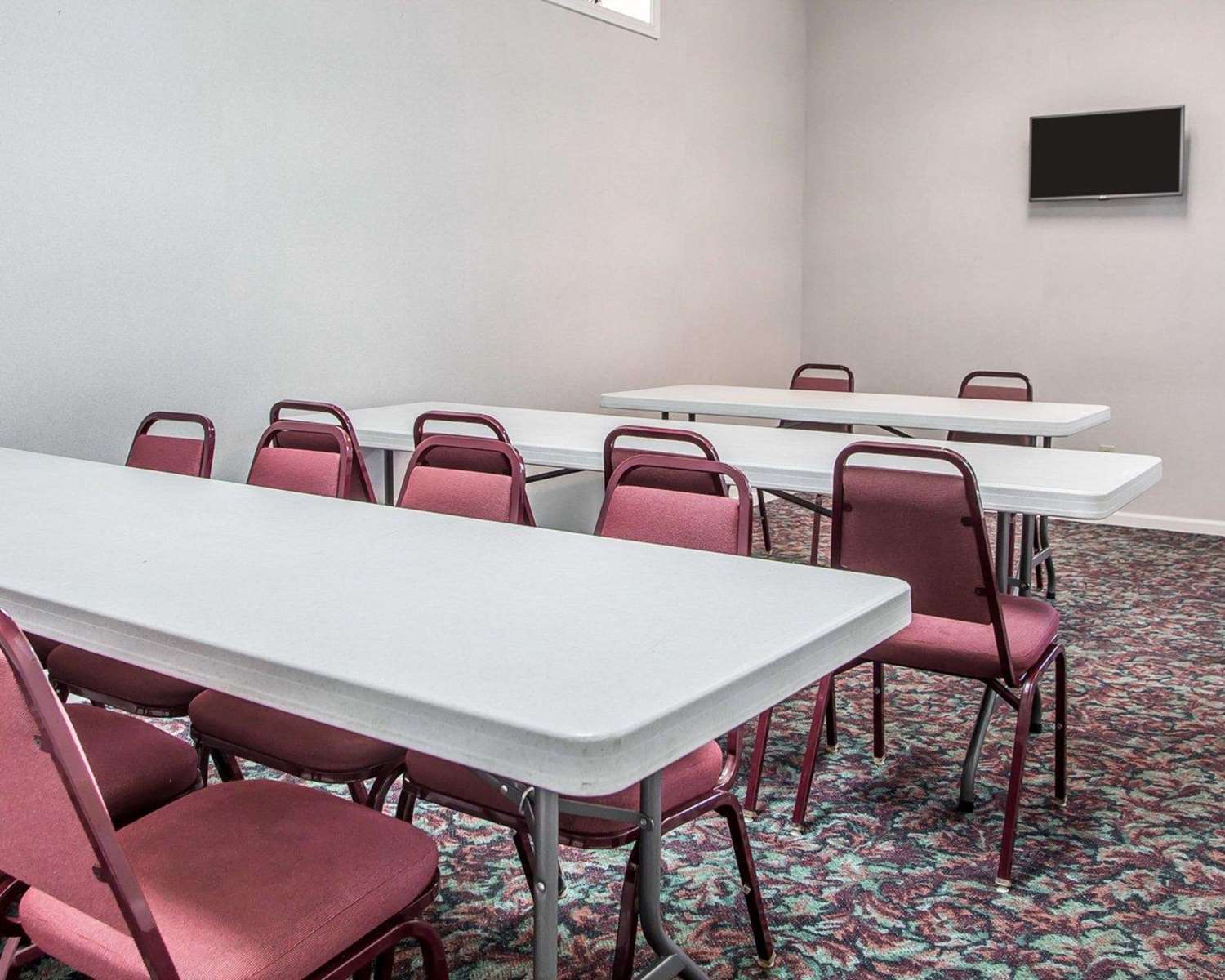 Econo Lodge Jefferson City 36/41