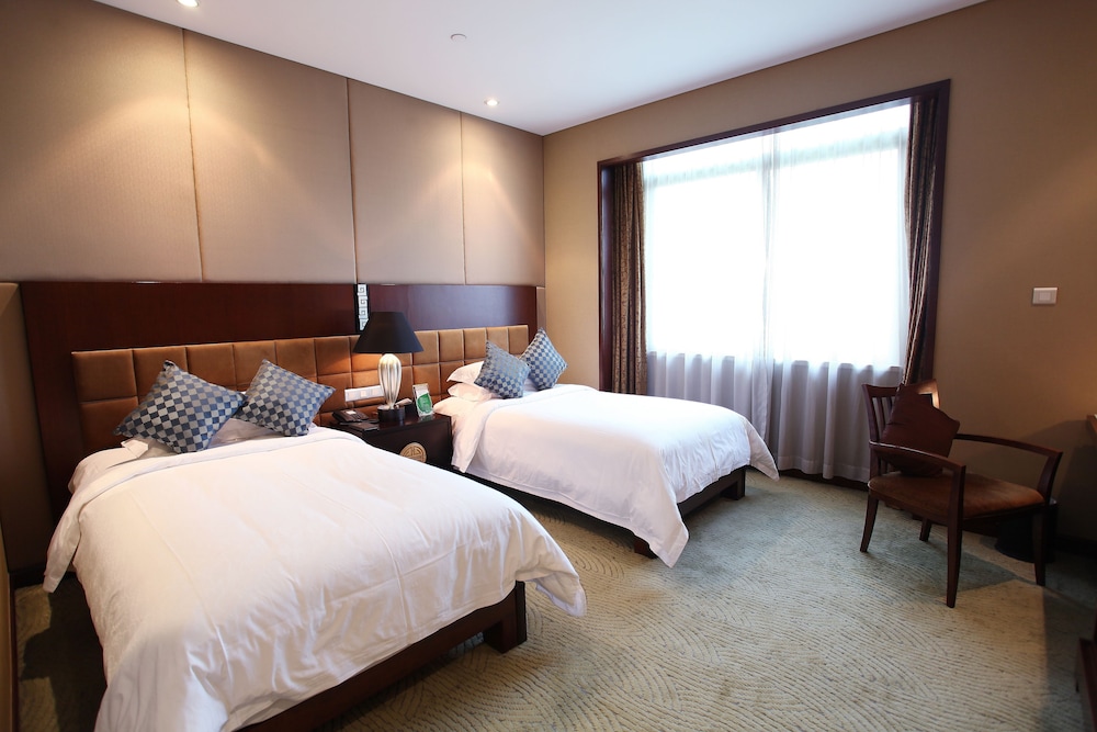 Dong Fang Hotel 28/74