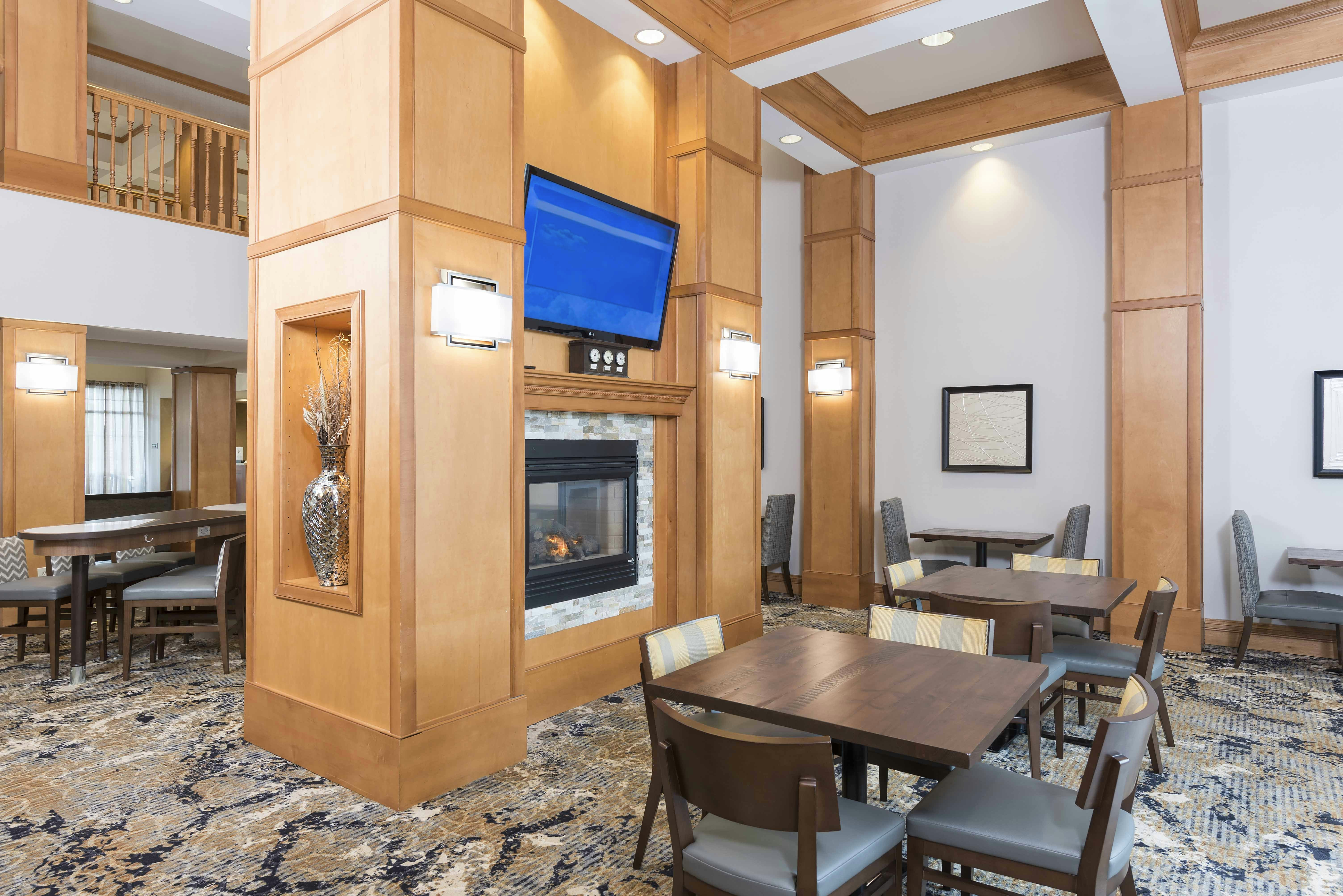 Homewood Suites By Hilton Indianapolis Airport Plainfield 13/17