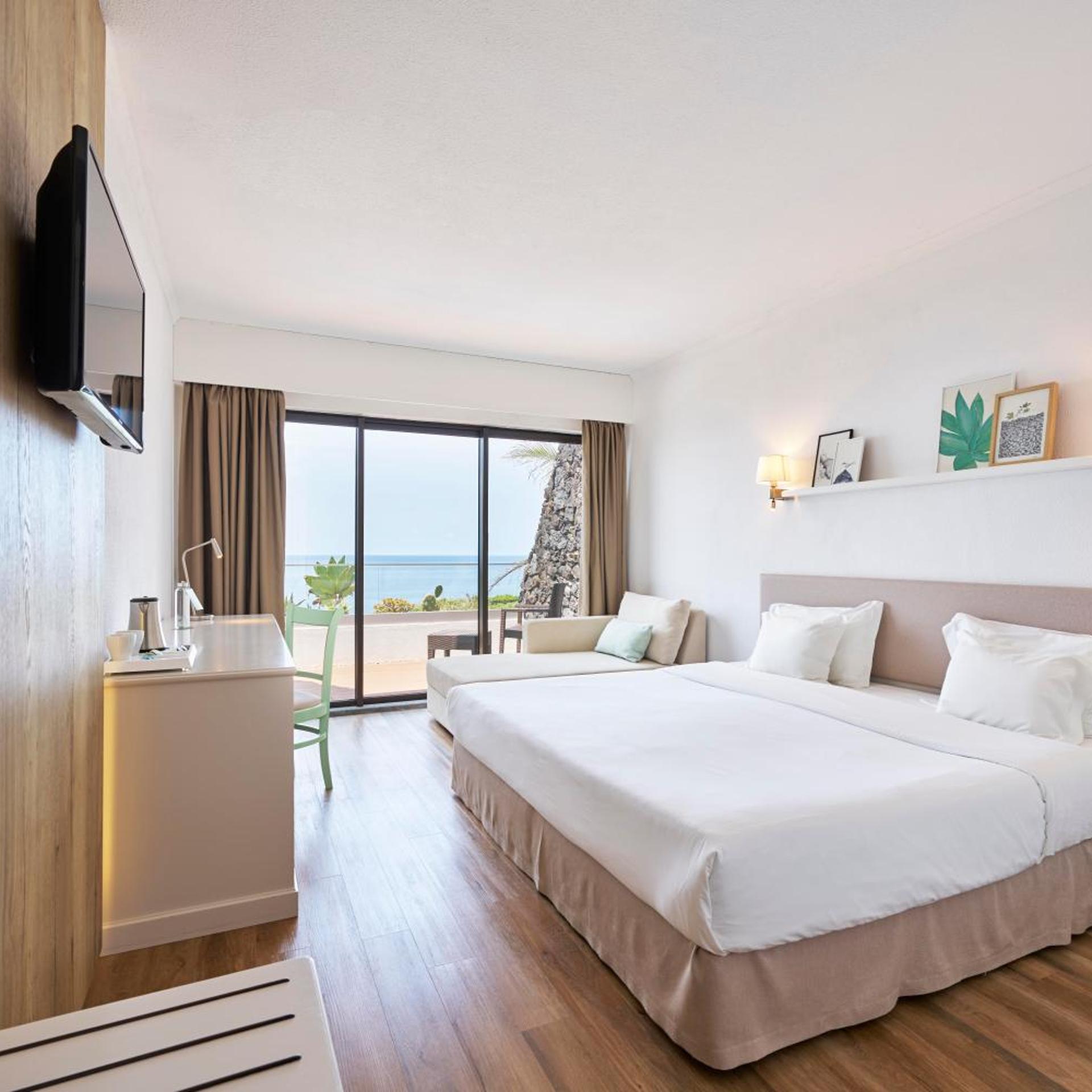 Superior, Double or Twin Bed, Sea View