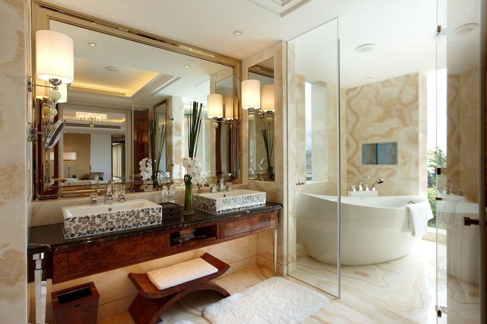 THE OKURA PRESTIGE TAIPEI 57/82