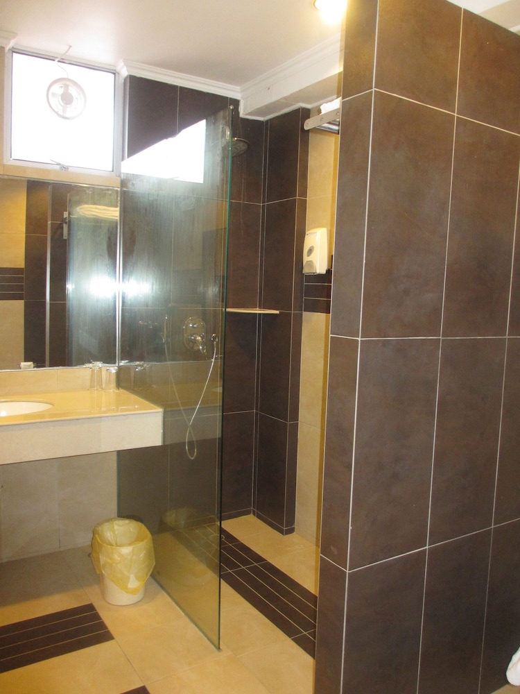 Sanbay Hotel 28/46