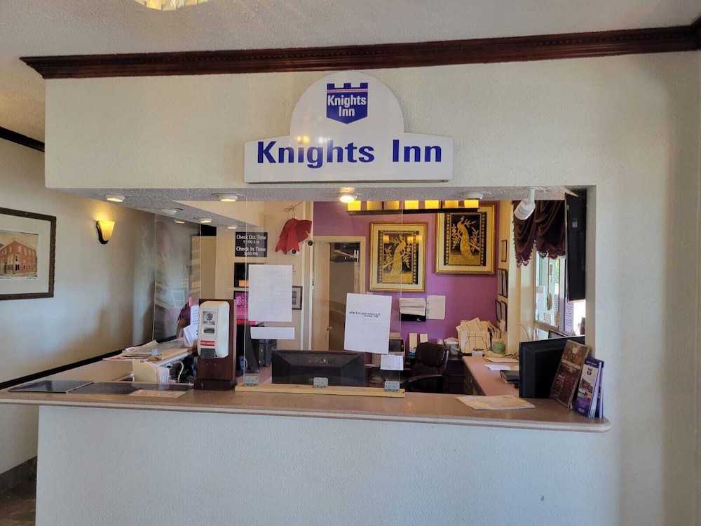 Knights Inn San Antonio near Frost Bank Center 26/35