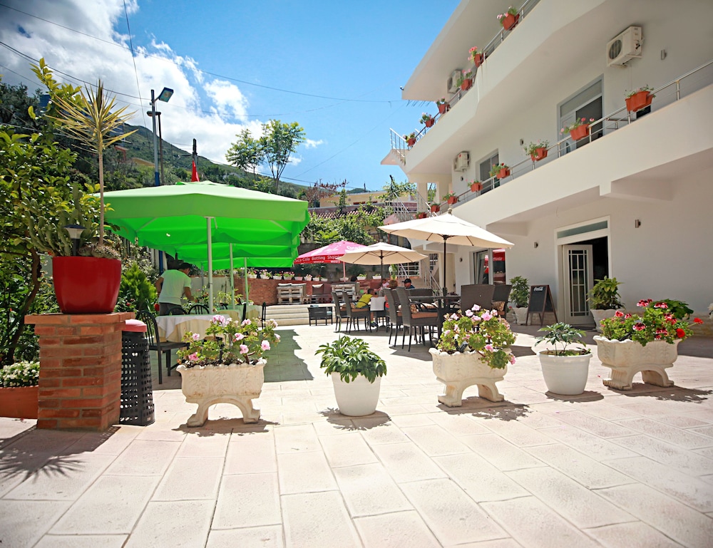 Hotel Nika 4/39