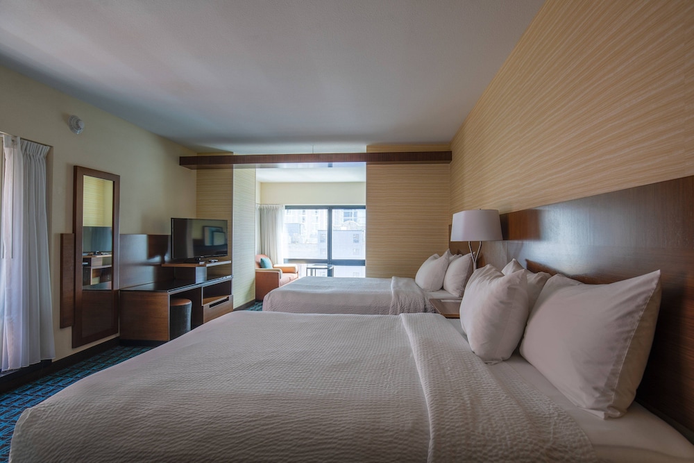 FAIRFIELD INN & SUITES CHICAGO DOWNTOWN/RIVER NORTH 15/47