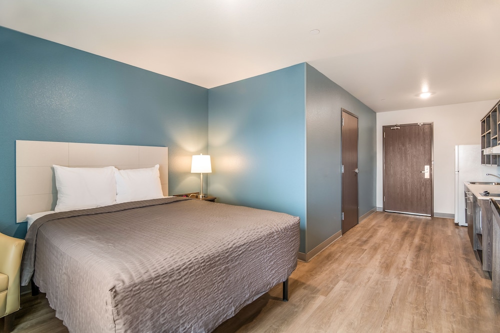 جناح بسرير كينج مع أريكة، WoodSpring Suites Broomfield - Westminster 7/10