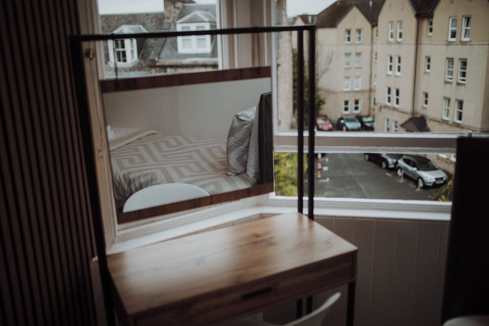 16 PILRIG GUEST HOUSE 45/60