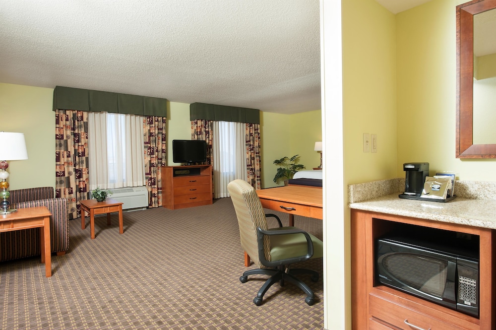 Hampton Inn Macomb 44/63