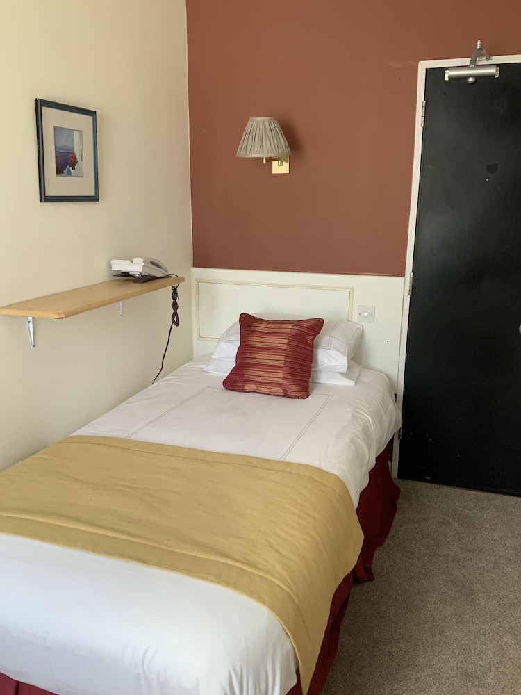 ROOM, SINGLE, PARTIAL COAST VIEW