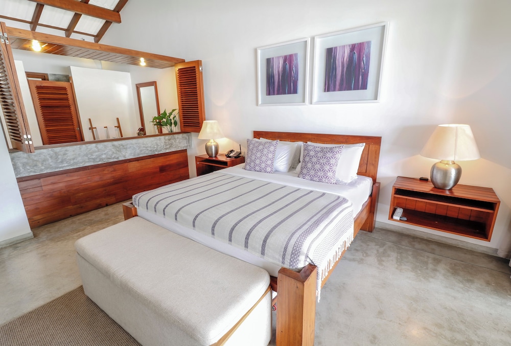 DELUXE, OCEAN VIEW