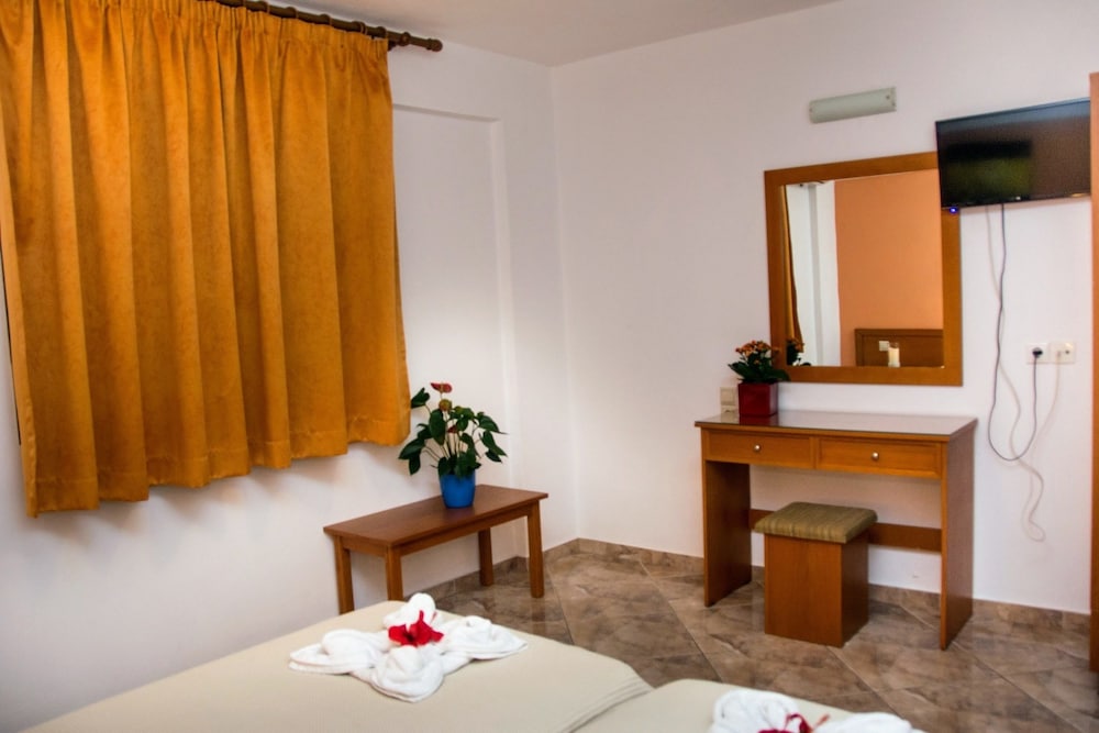Hotel Ippolity Village 54/71