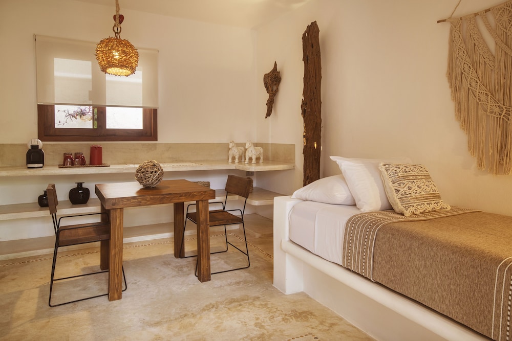 Carita Hotel & Residence 32/50