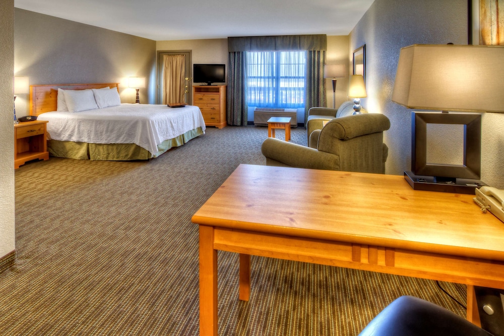 Hampton Inn & Suites by Hilton Petoskey 48/75