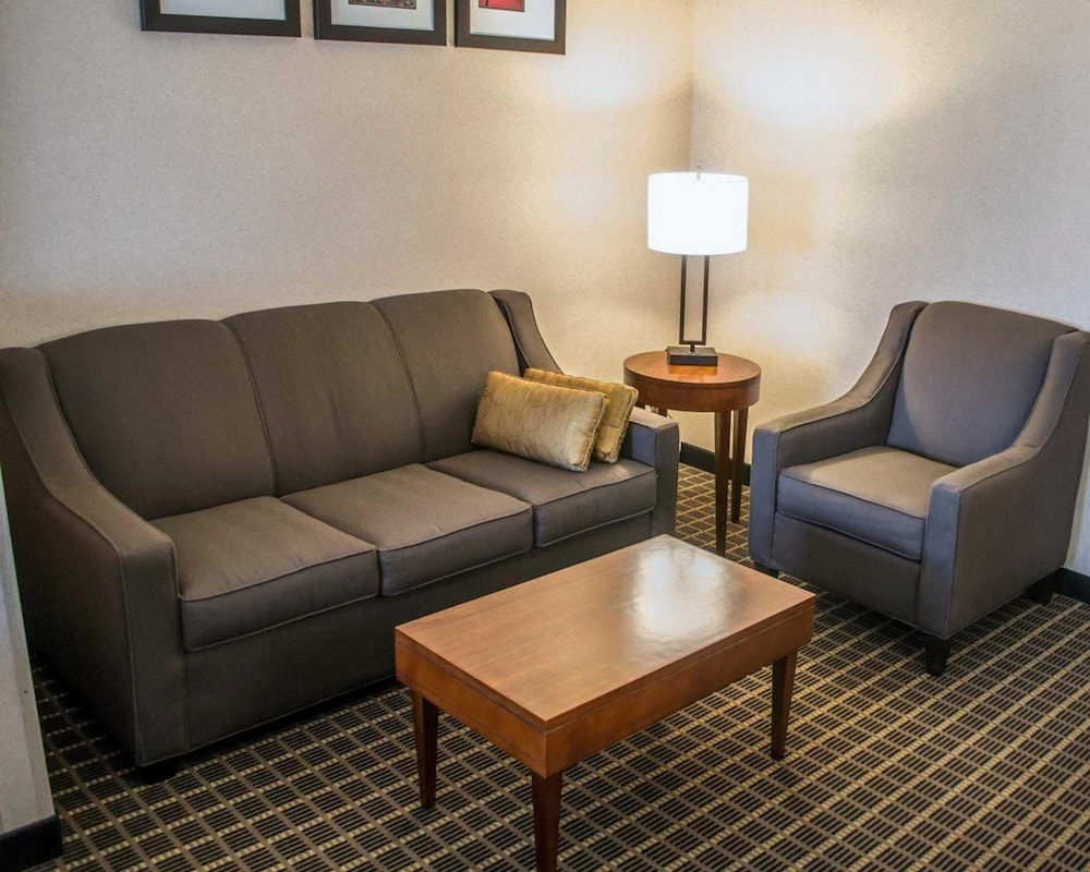 Comfort Suites Southwest 34/45